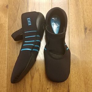 Bloch Womens Microfiber Sole Barre Shoe 